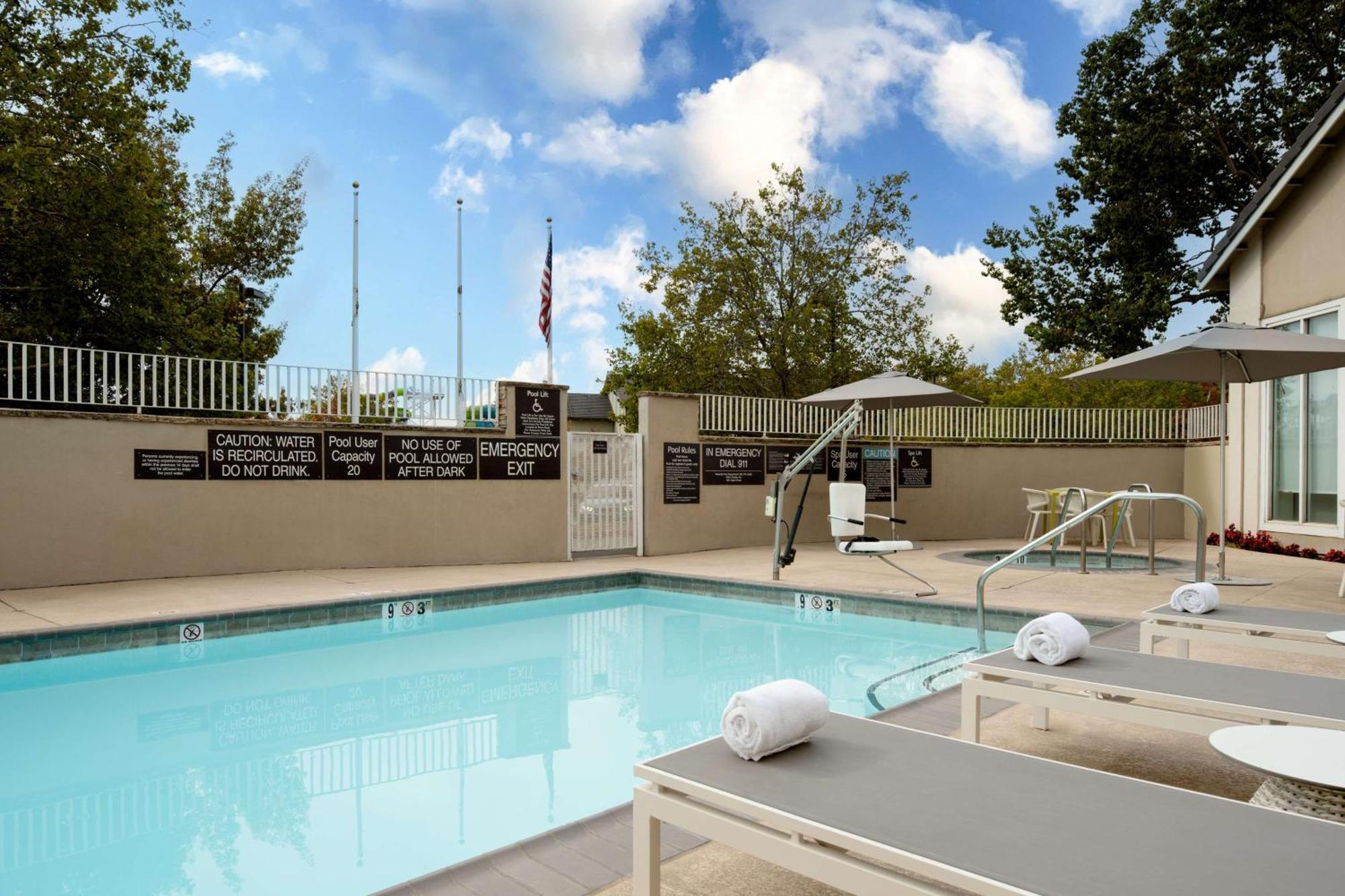 Hilton Garden Inn Roseville Eksteriør billede