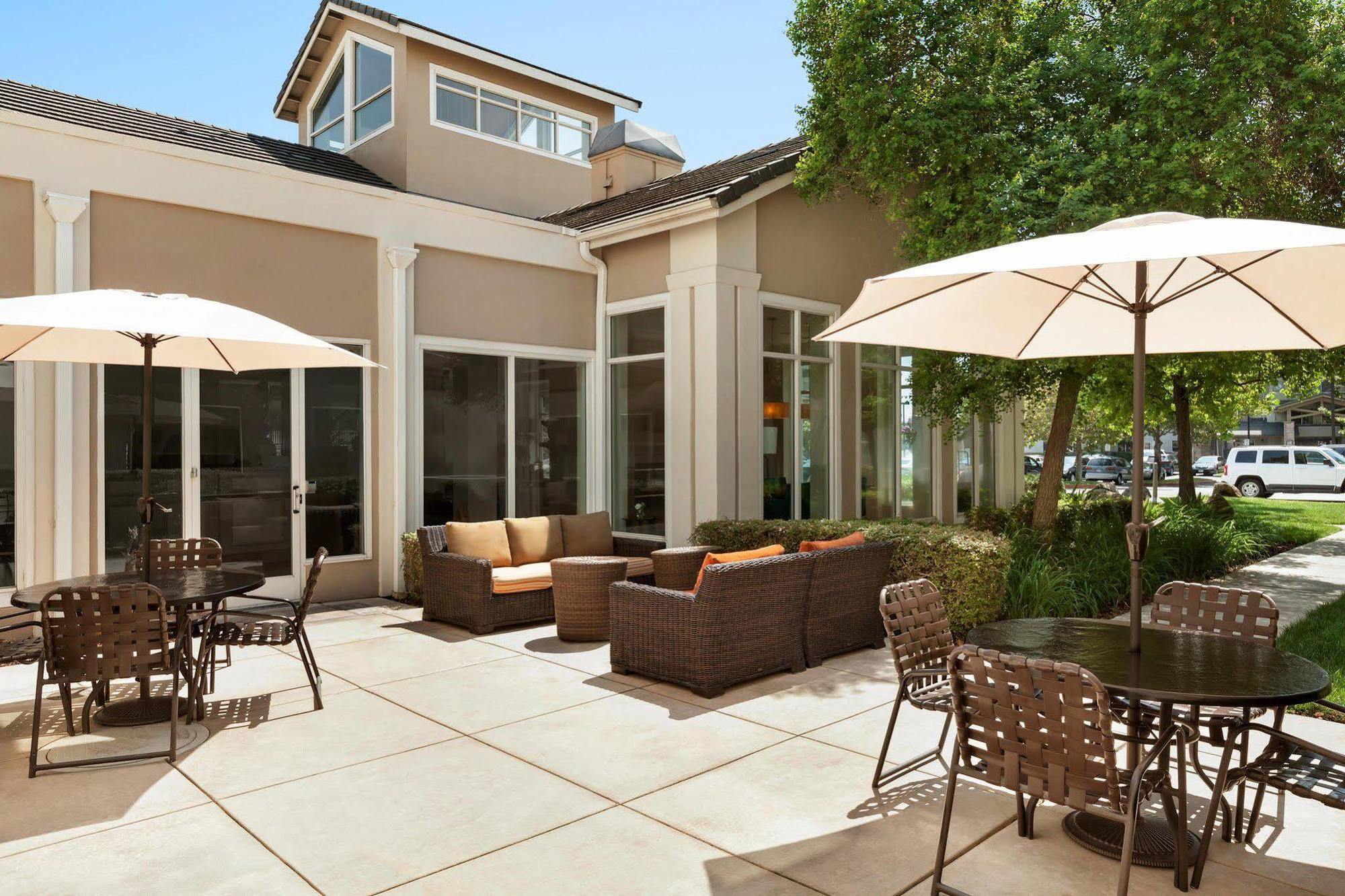 Hilton Garden Inn Roseville Eksteriør billede